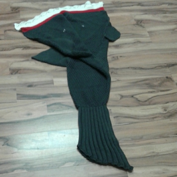 New unisex knit shark blanket snuggie - Picture 8 of 8